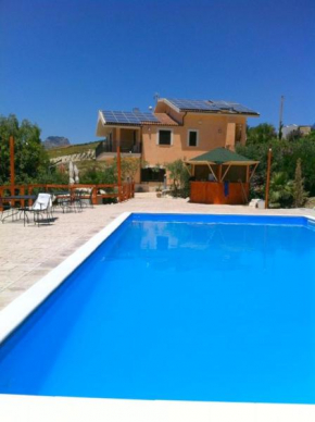 5 bedrooms villa with private pool furnished garden and wifi at Bompensiere, Bompensiere
